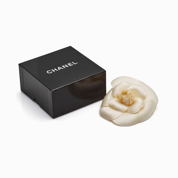 Chanel - Chanel Camelia brooch
