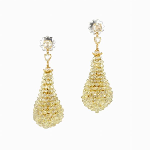 Gold diamond earrings 