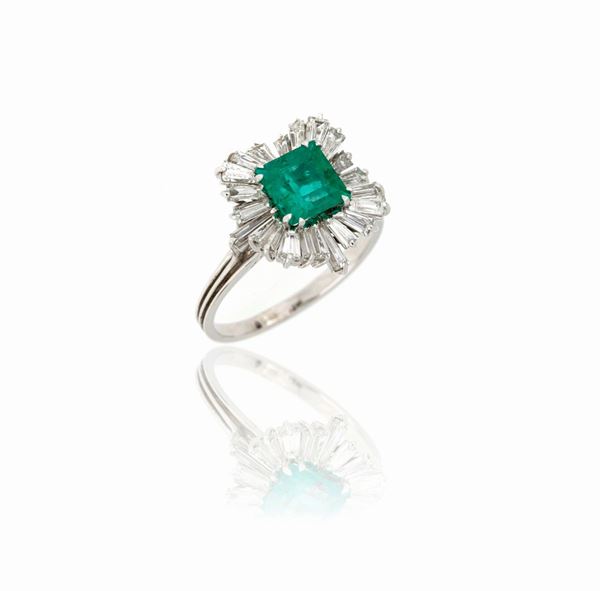 Anello smeraldo diamanti   - Asta GIOIELLI, OROLOGI E LUXURY GOODS - Faraone Casa d'Aste