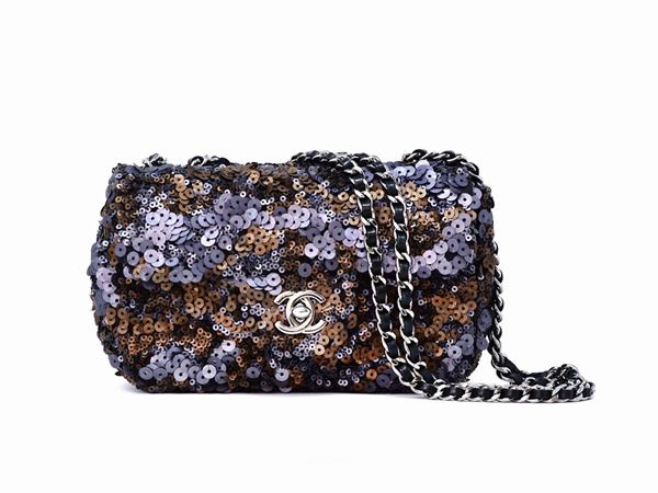 Chanel : Chanel Limited Edition  - Auction GIOIELLI, OROLOGI E VINTAGE LUXURY GOODS - Faraone Casa d'Aste