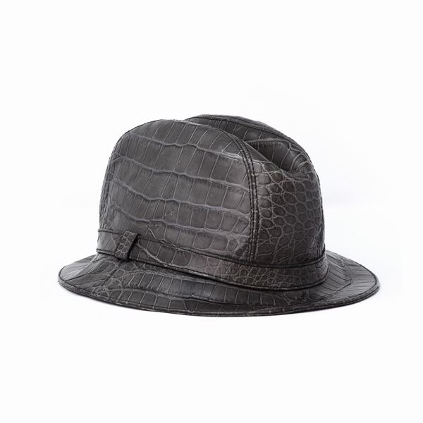 Prada : Cappello Prada  - Asta GIOIELLI, OROLOGI E LUXURY GOODS - Faraone Casa d'Aste