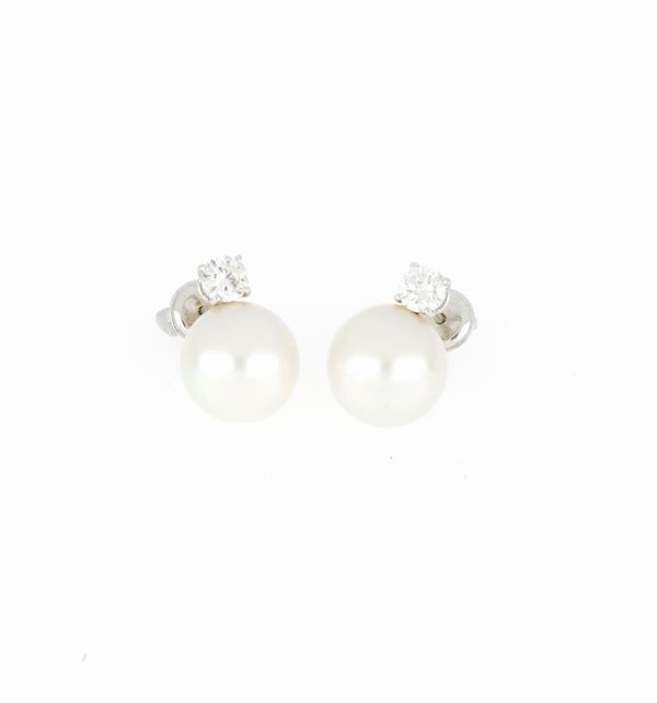 Pearl and diamond earrings