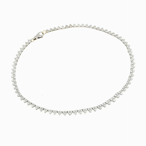 Diamond platinum necklace