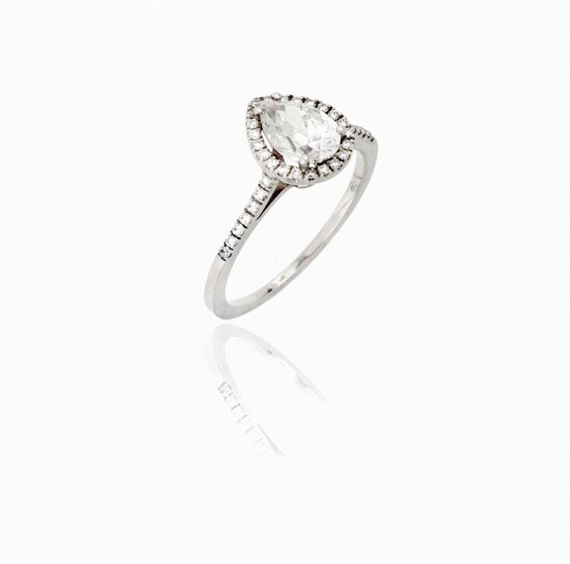 Anello Diamante a Goccia