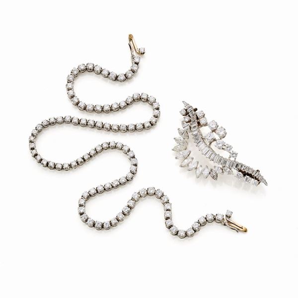 Faraone brooch with diamonds and extension element