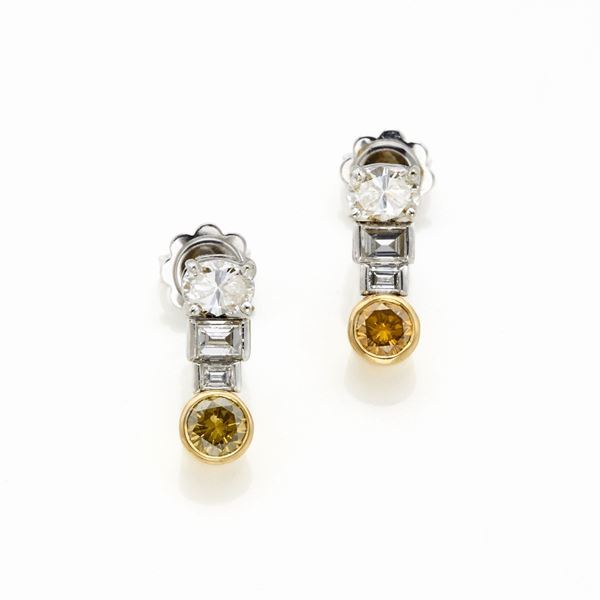 Orecchini in oro con diamanti  