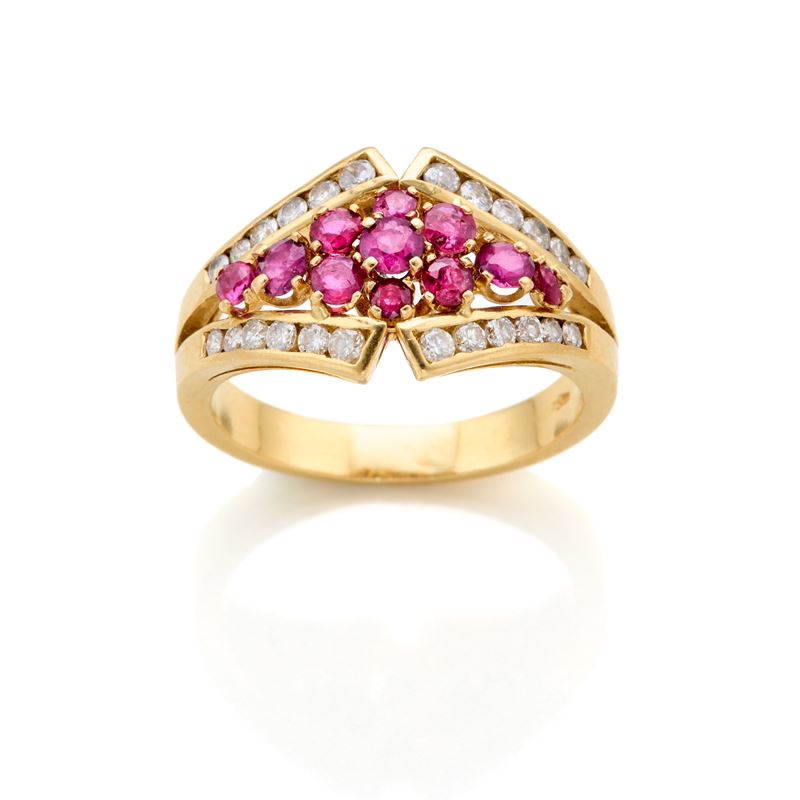 Anello Oro Giallo Diamanti e Rubini