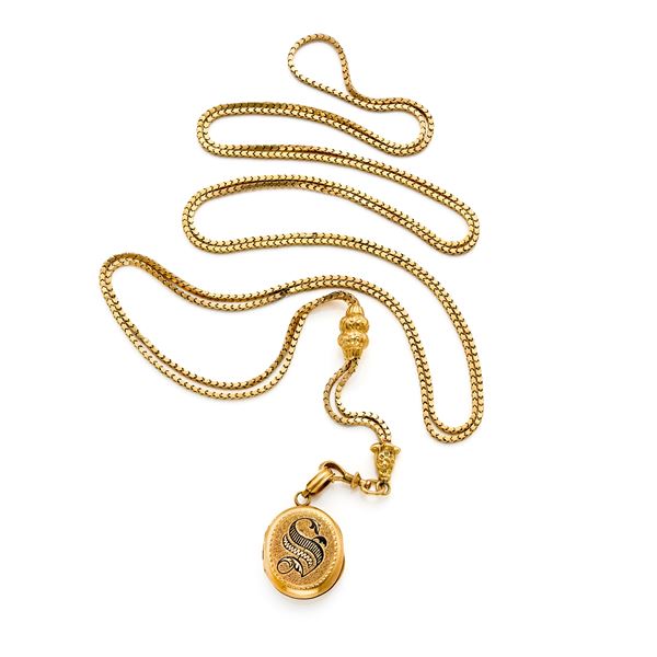 Lunga catena oro con pendente
