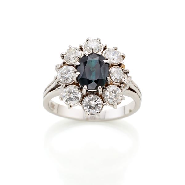 Anello con zaffiro e diamanti