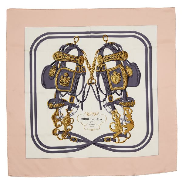Foulard Hermès in seta  - Asta GIOIELLI OROLOGI E LUXURY GOODS - Faraone Casa d'Aste
