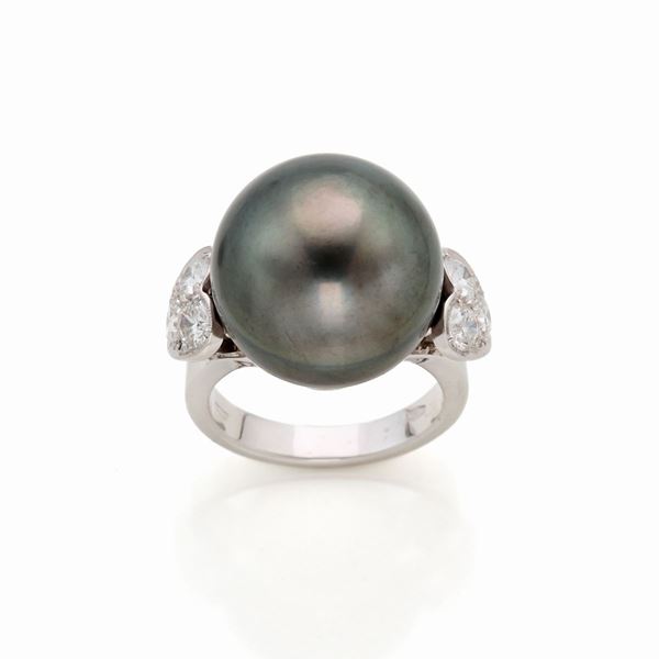 Anello oro con diamanti e perla