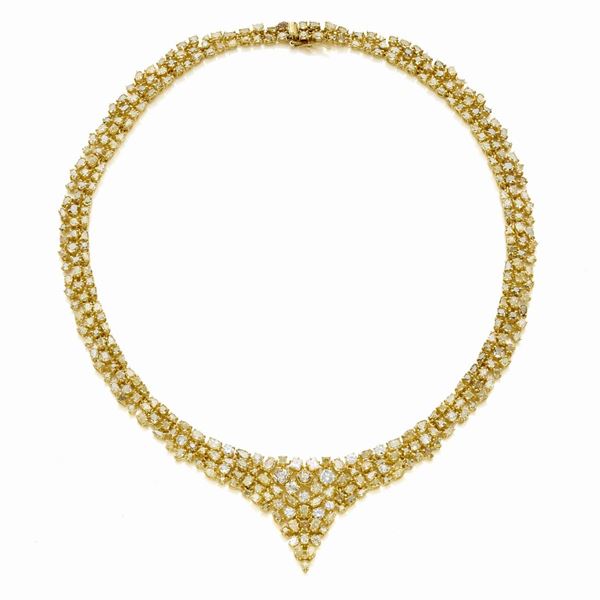 Gold necklace with diamonds 