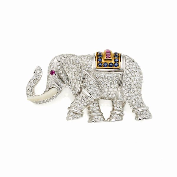 Gold elephant brooch with diamonds 