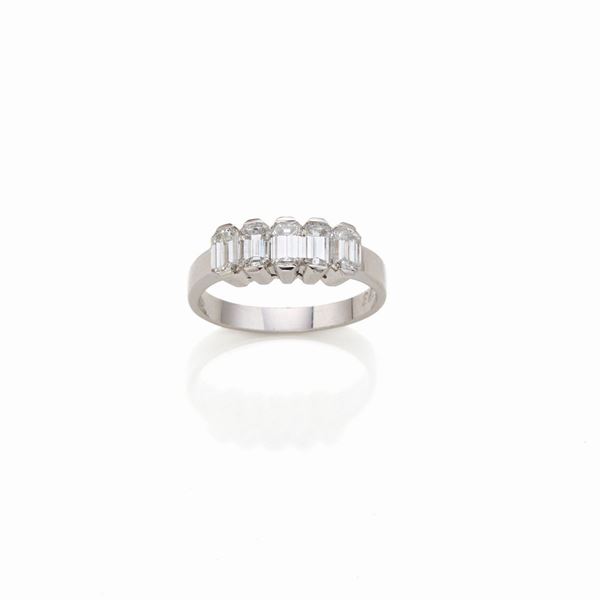 Anello in oro e diamanti 