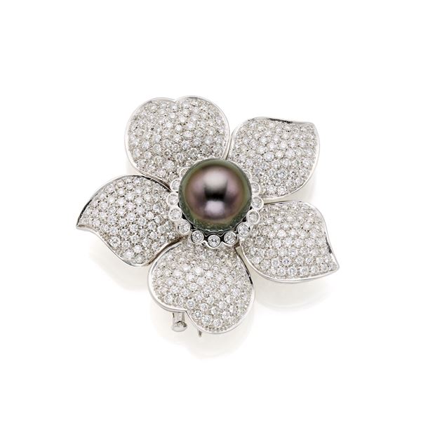 Diamond and pearl flower brooch