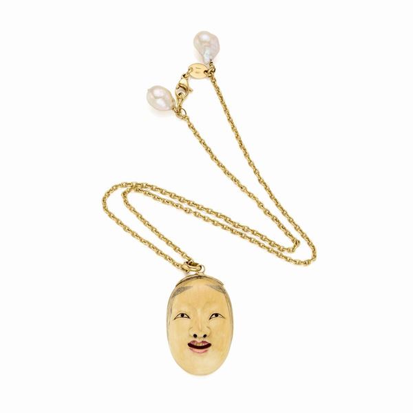 Catena in oro con perle e pendente