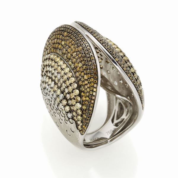 Anello in oro e diamanti