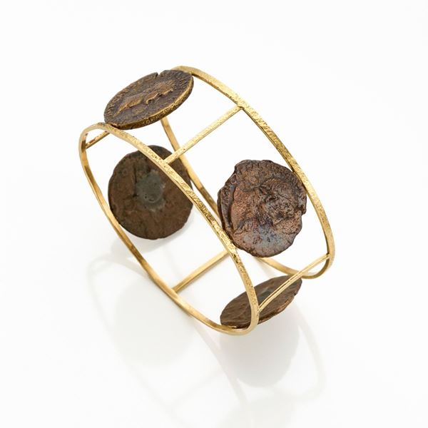 Yellow gold'bracelet with coins