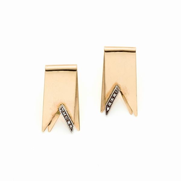Yellow gold earrings