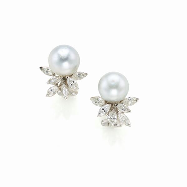 Orecchini in oro con diamanti e perle