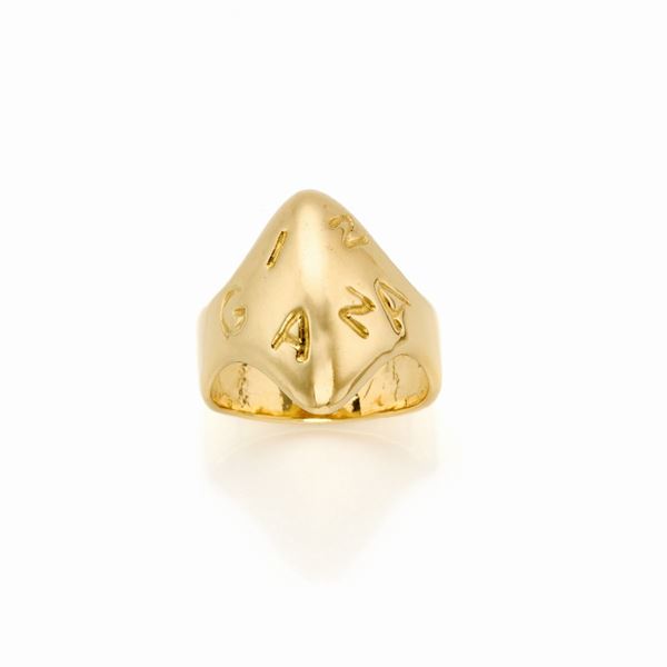 Anello a cupola con incisione GIANNA