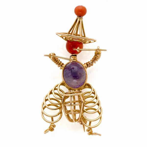  Gold brooch