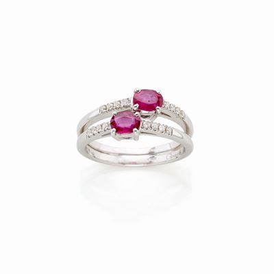 Anello in Oro con Diamanti e Rubini Ovali