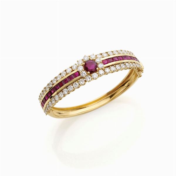 Bracciale rigido in oro