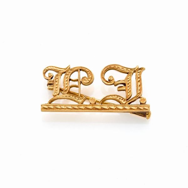 Yellow gold brooch 