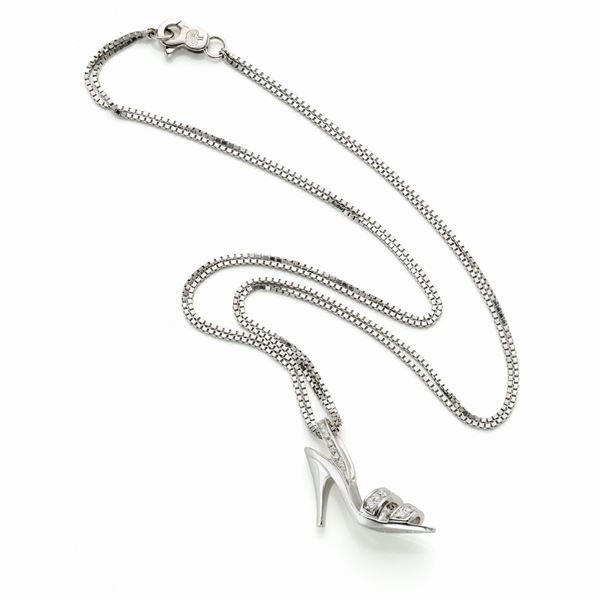 Gold shoe pendant necklace   - Auction GIOIELLI, OROLOGI E ARGENTI - Faraone Casa d'Aste