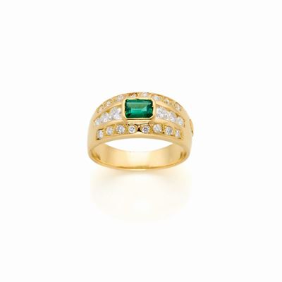 Anello in Oro Smeraldo e Diamanti