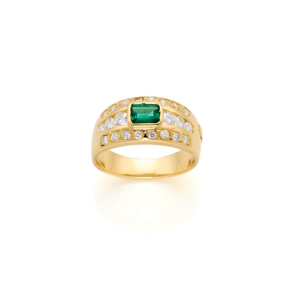 Gold ring with emerald and diamonds   - Auction GIOIELLI, OROLOGI E ARGENTI - Faraone Casa d'Aste
