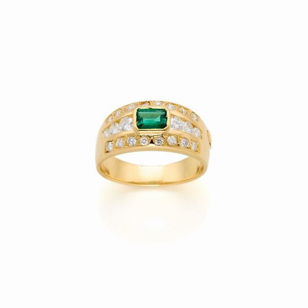 Anello in oro smeraldo e diamanti 