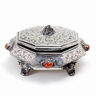 Scatola in Argento con Pietre Dure Cabochon (difetti)
