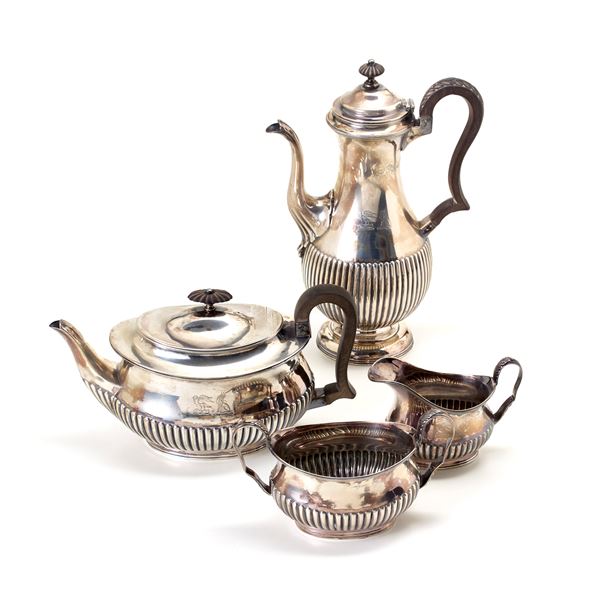 Servizio da tè e caffè in argento  - Asta GIOIELLI, OROLOGI E LUXURY GOODS - Faraone Casa d'Aste