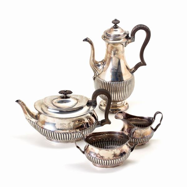 Servizio da tè e caffè in argento