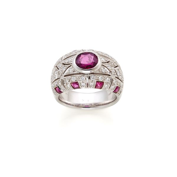 Gold ring with diamonds and rubies 