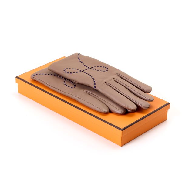 Hermes : Hermès gloves  - Auction GIOIELLI, OROLOGI E LUXURY GOODS - Faraone Casa d'Aste