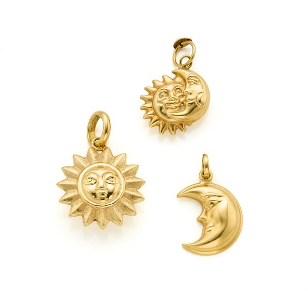 Three gold pendants   - Auction GIOIELLI, OROLOGI E ARGENTI - Faraone Casa d'Aste
