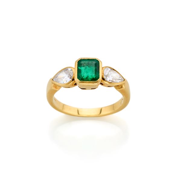 Gold ring with diamonds and emerald  - Auction GIOIELLI, OROLOGI E ARGENTI - Faraone Casa d'Aste