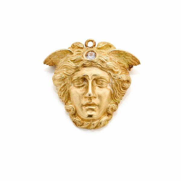 Gold brooch/pendant 