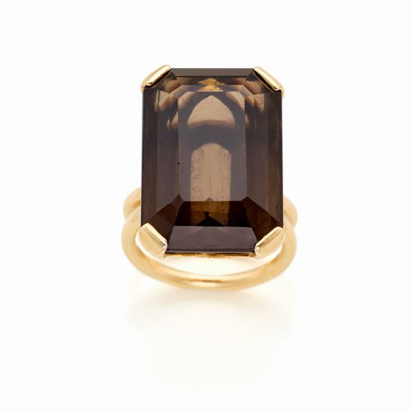 Anello in oro e quarzo 
