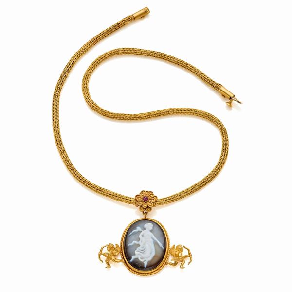 Collana con cammeo in oro