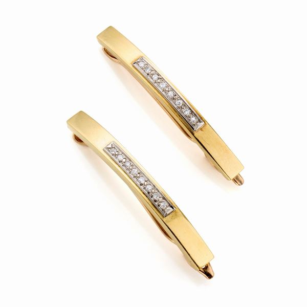 Gold hairpins with diamonds