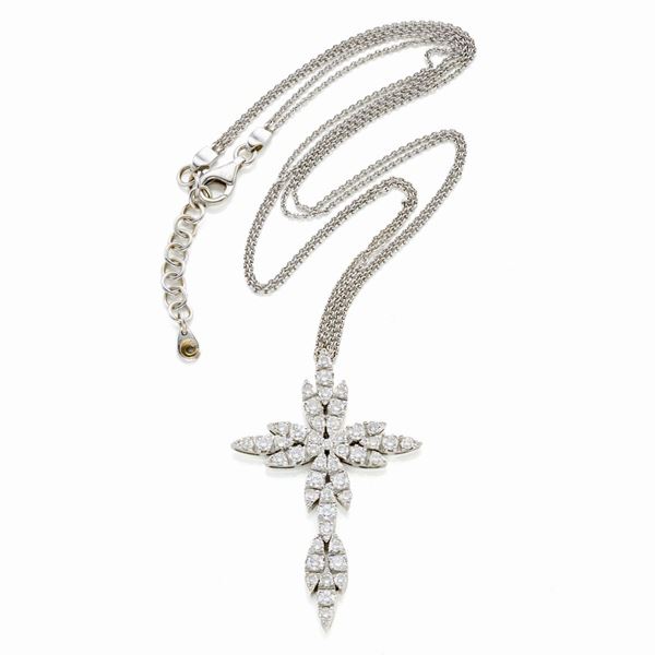 Collana con pendente in oro e diamanti