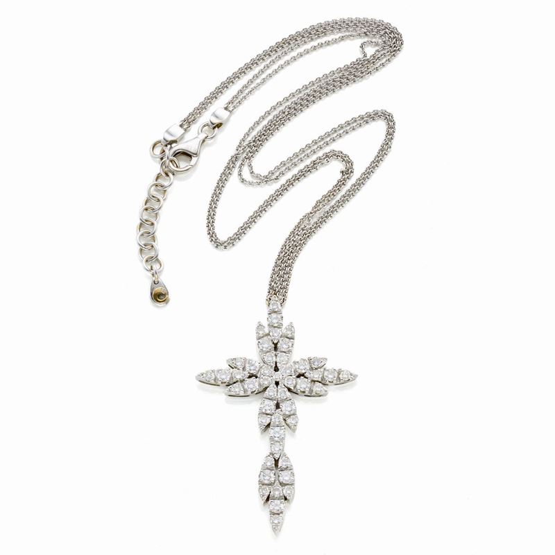 Collana con pendente in oro e diamanti