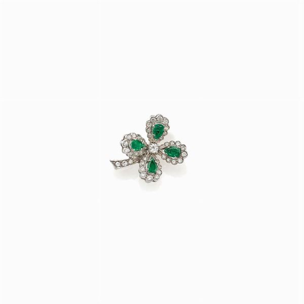 Spilla in platino  - Auction Gioielli e orologi del XX secolo - Faraone Casa d'Aste