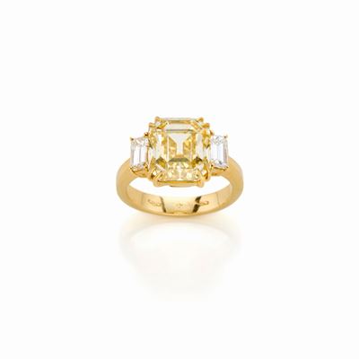 Anello in Oro con Diamante Fancy