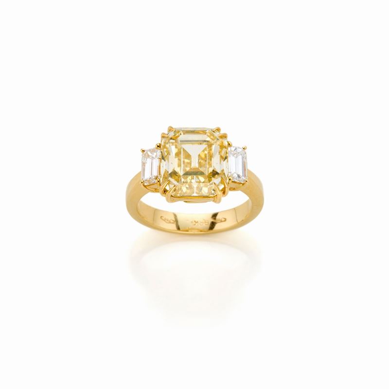 Anello in Oro con Diamante Fancy