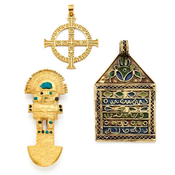 Two pendants and a brooch in gold
